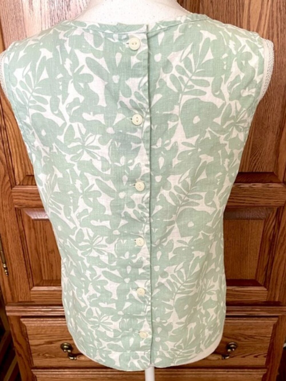 Dockers Button Back Sleeveless Blouse - Picture 4 of 12